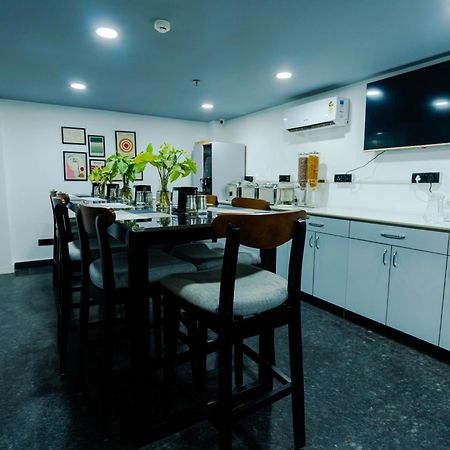 Bedchambers Luxury Apartment Near Golf Course Road Gurgaon Exterior photo