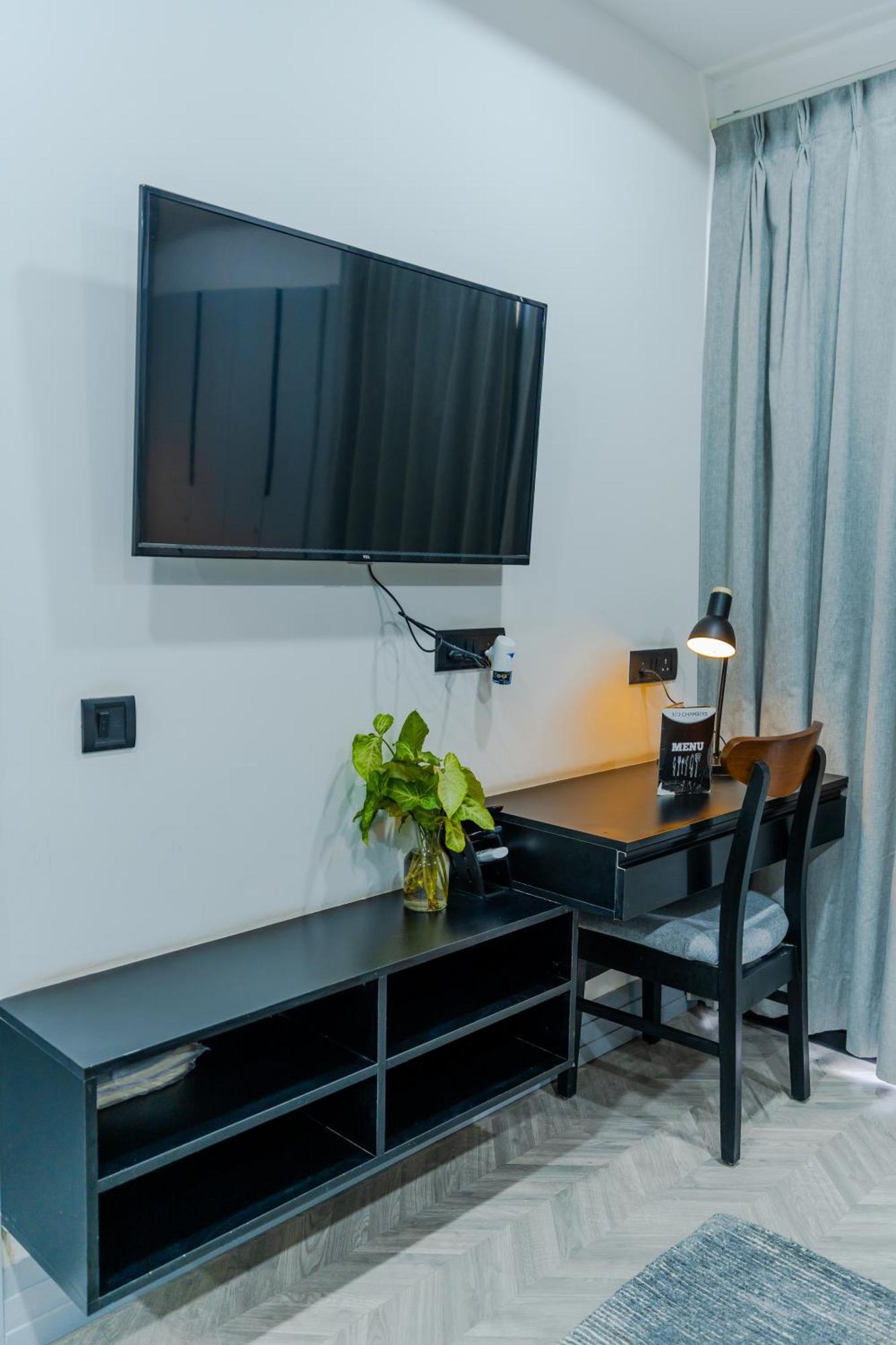 Bedchambers Luxury Apartment Near Golf Course Road Gurgaon Exterior photo