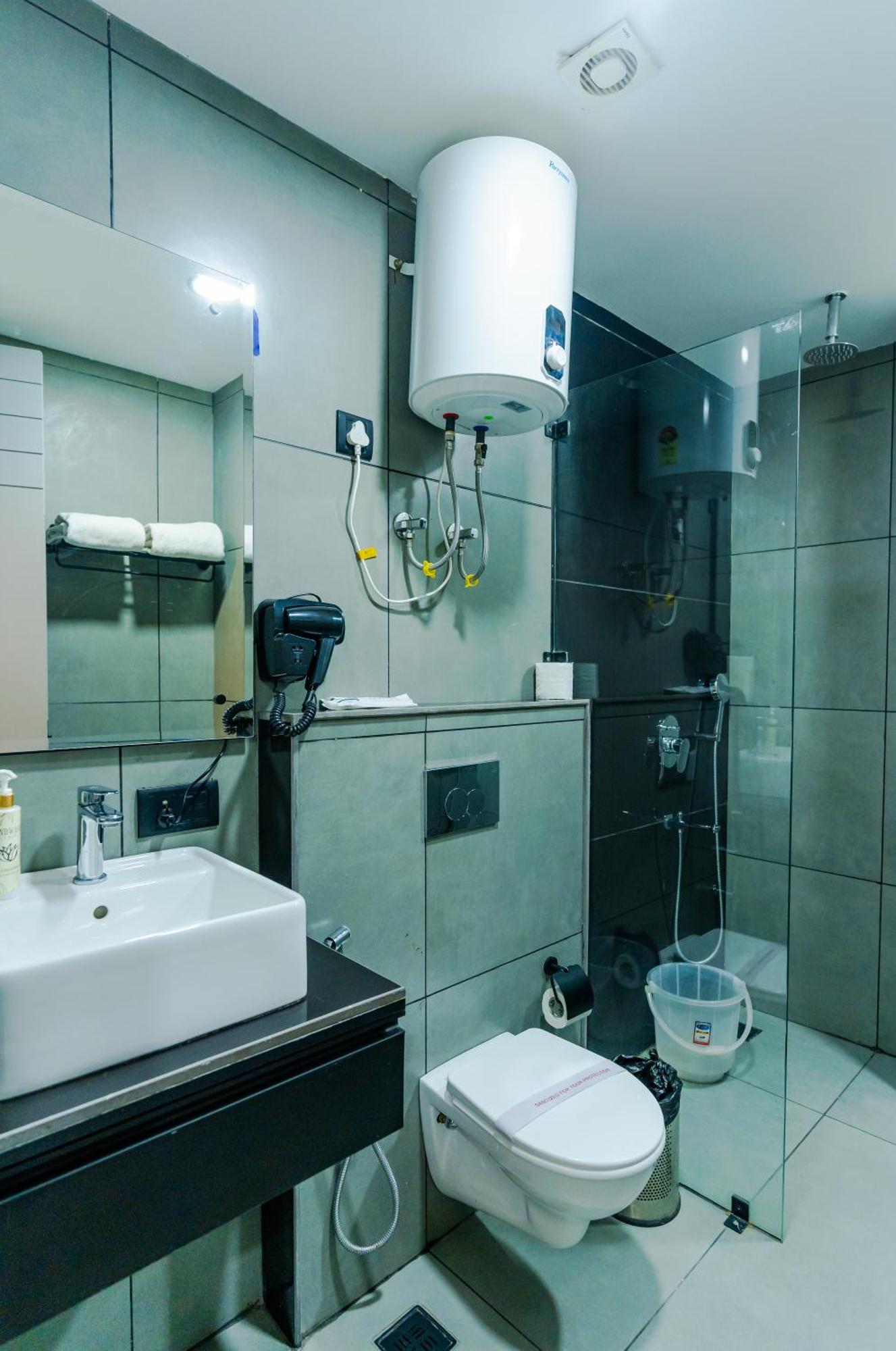 Bedchambers Luxury Apartment Near Golf Course Road Gurgaon Exterior photo
